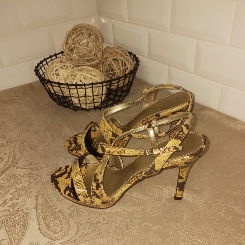 Fioni Black and Yellow Leopard design Strappy Sandals Size 9.5